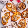 Maślane bułeczki z gorgonzolą i gruszką
