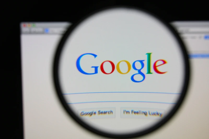 Zaskocz znajomych trikiem w google!