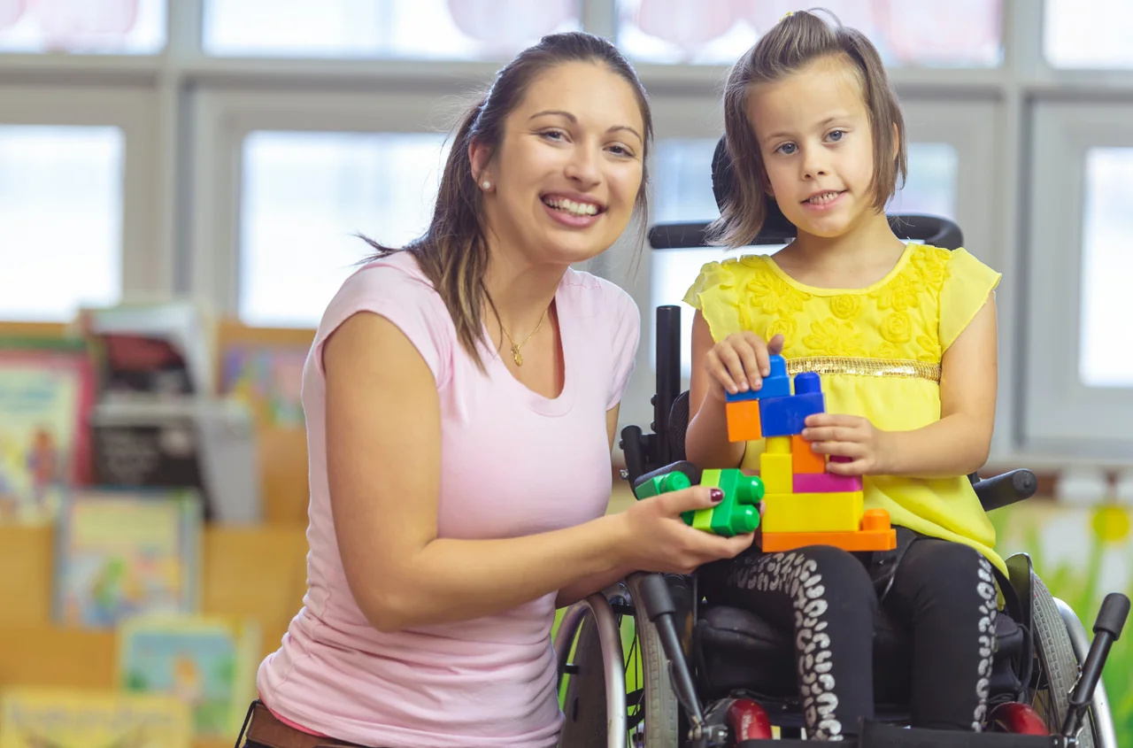 3386 zł miesięcznie bez względu na dochód! Kto może dostać świadczenie pielęgnacyjne w 2026?