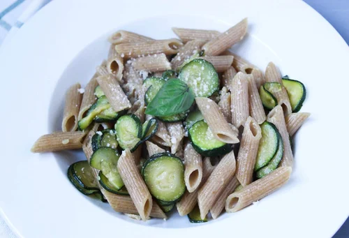 Makaron z cukinią i parmezanem