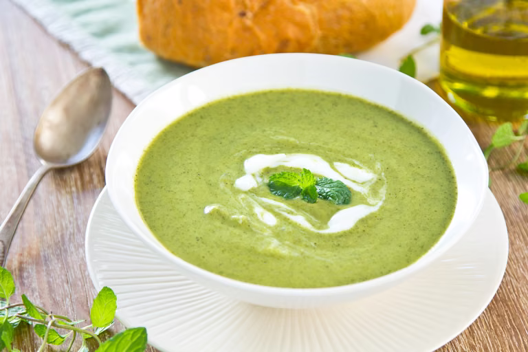Zupa z zielonych warzyw