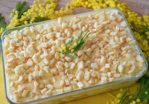 Tiramisù Mimoza z kremem cukiernicznym i ananasem