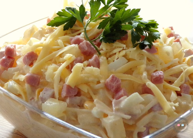 Sałatka z ananasem i szynką - Tylko sprawdzone przepisy!