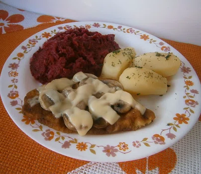 Ryba w cytrynowej panierce z pieczarkami i serem