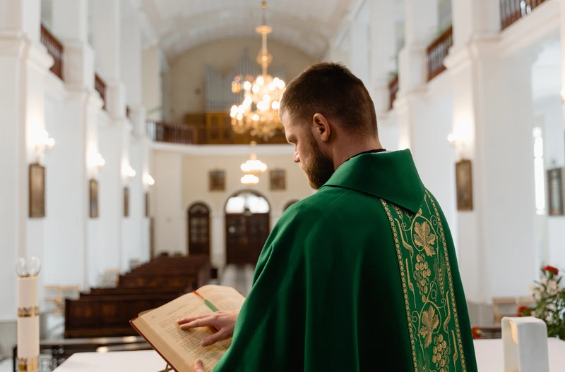 Rewolucja w Kościele: Żonaci mężczyźni będą udzielać sakramentów!