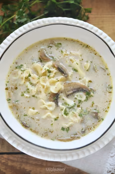 Zupa pieczarkowa z makaronem