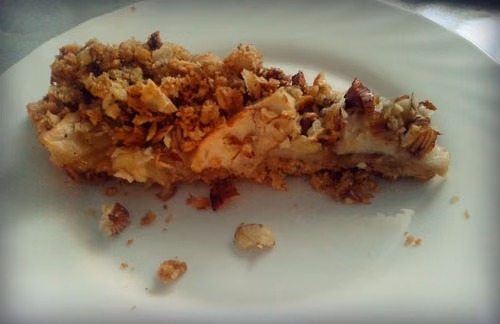 Tarta jabłkowa z orzechami laskowymi i miodem