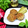 DELIKATNE KOTLETY MIELONE Z PIECZARKAMI I POREM