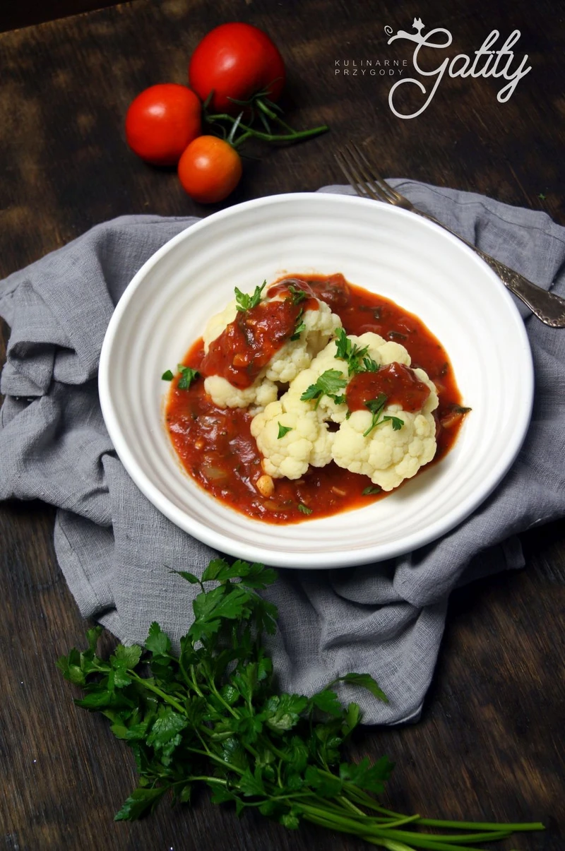 Kalafior w pikantnym sosie pomidorowym (dieta dr. Dąbrowskiej)