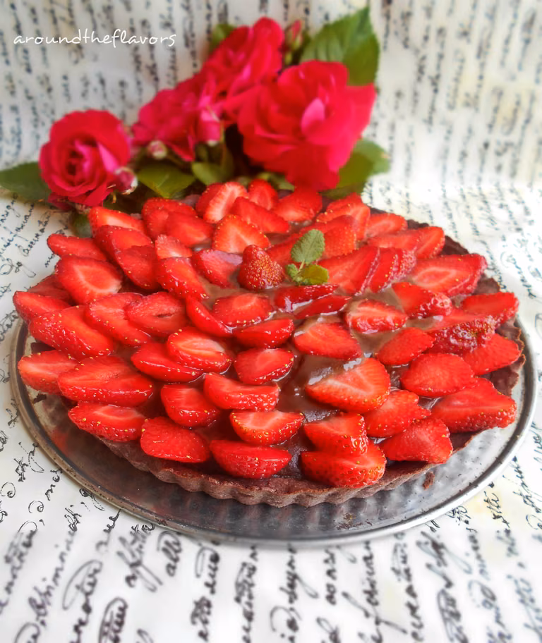 Tarta czekoladowa z truskawkami