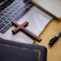 Ministerstwo Edukacji zmniejsza liczbę lekcji religii w szkołach! Parafie znalazły jednak na to sposób