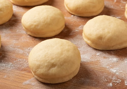 Zrób to podczas wyrabiania, a pączki wyjdą jak chmurki!