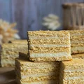 Ciasto miodowe z masą grysikowo-kokosową