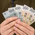 "Czy należy odbierać świadczenie 800 plus osobom bez pracy?" Odpowiedzi Polaków mówią same za siebie