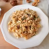 Makaron z pesto orzechowo-ziołowym
