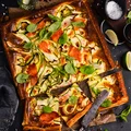 Tarta na francuskim cieście z łososiem i cukinią