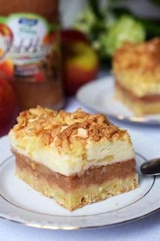 Migdałowa szarlotka