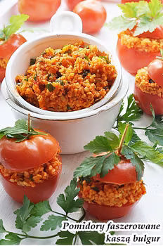 Pomidory faszerowane kaszą bulgur
