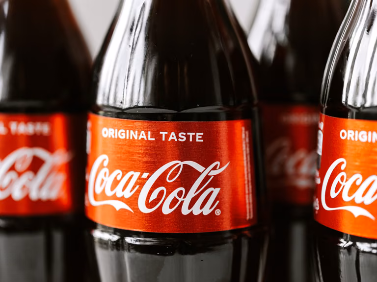 Wykradła tajemnicę Coca-Coli. Spędzi 14 lat w więzieniu!