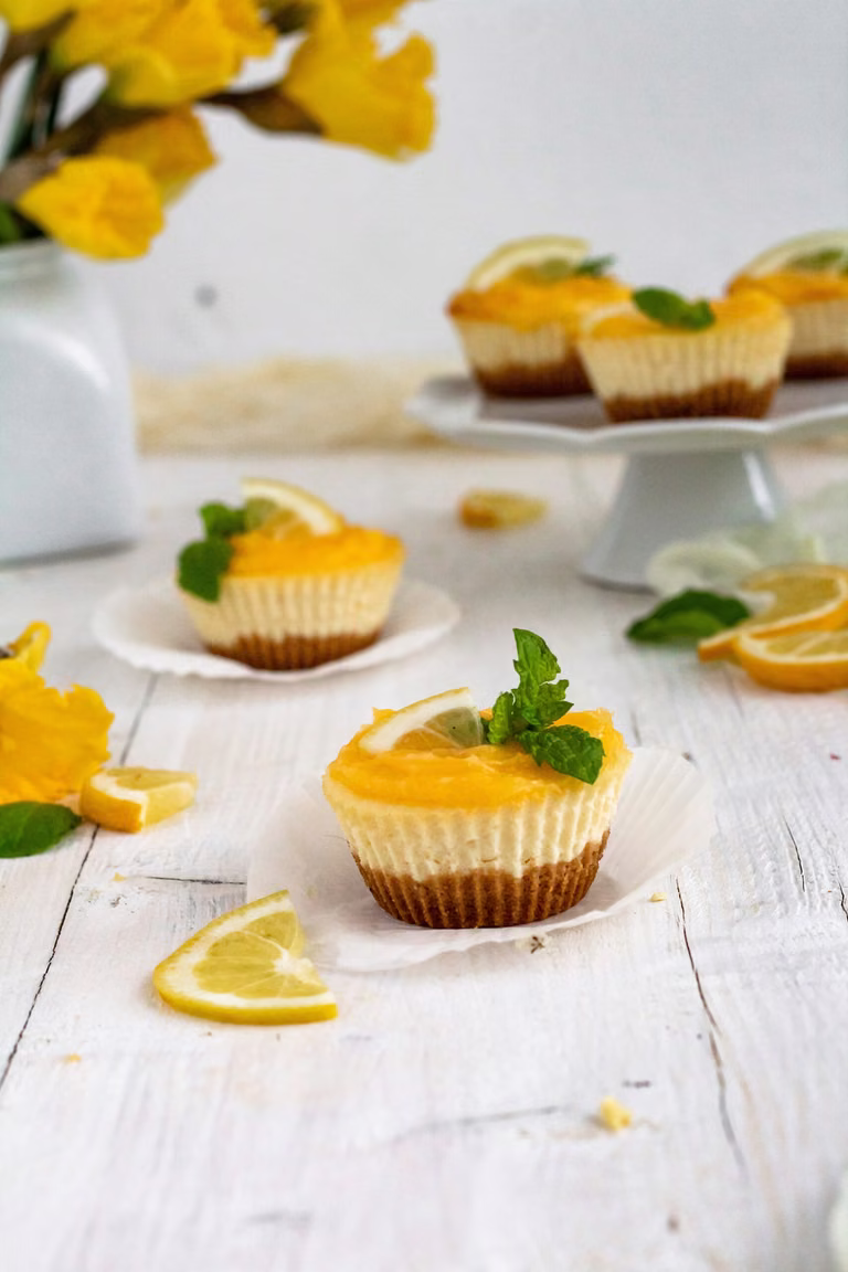 Mini serniczki z lemon curd