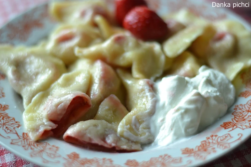 Pierogi z truskawkami