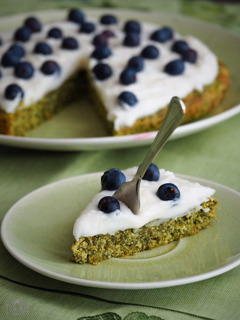 Keto Green Velvet Cake (Paleo, LowCarb)