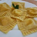 Ravioli z kremowym czosnkowym nadzieniem