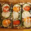 FIT pizza na spodzie z kalafiora z cukinią i szparagami - 297 kcal