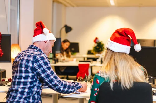 Dodatkowa premia roczna w wysokości miesięcznej wypłaty! Szykuje się powrót świadczenia dla tysięcy pracowników