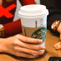 Starbucks rezygnuje z papierowych kubków! Co je zastąpi?