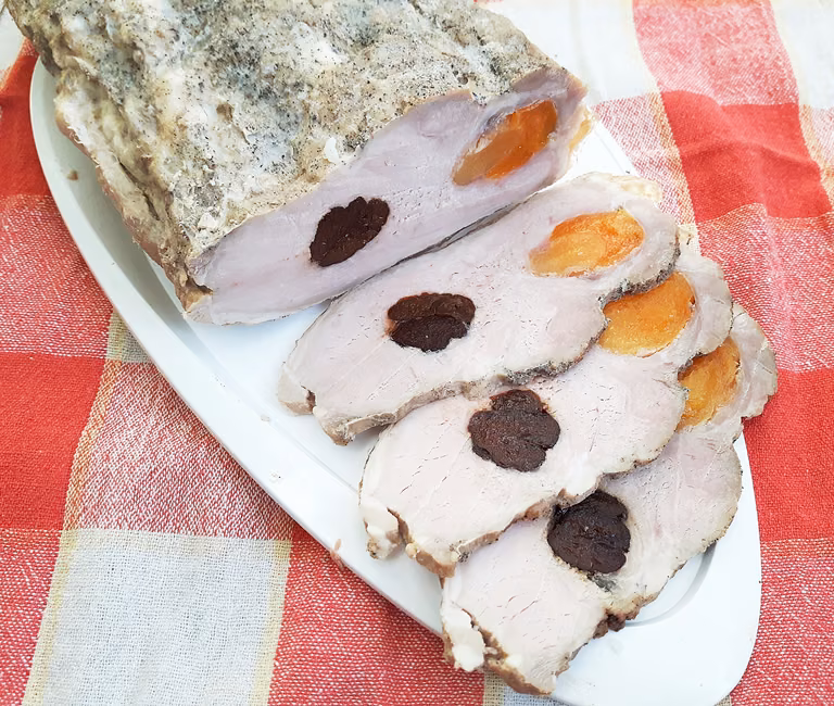 Schab ze śliwką i morelą