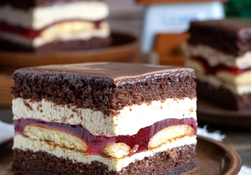 Kawowy budyniowiec z galaretką