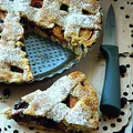 Tarta owsiana z jabłkami i aronią
