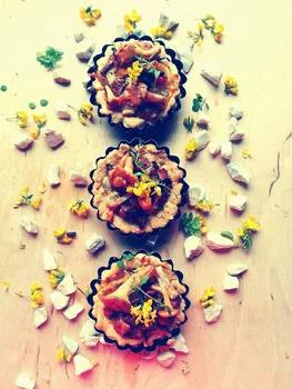 Tartaletki z kurkami, trzema serami i boczkiem