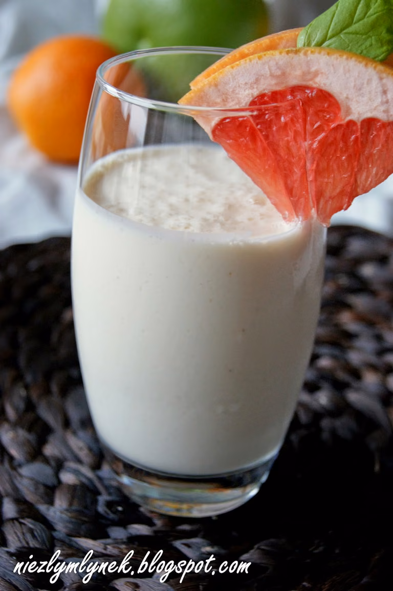 Przedświąteczne orzeźwienie - Smoothie grejpfrutowe