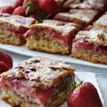 Ciasto z truskawkami i płatkami owsianymi