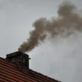 Mieszkańcy tych województw mogą spodziewać się kontroli domów! Kary wynoszą 5 tys. zł!