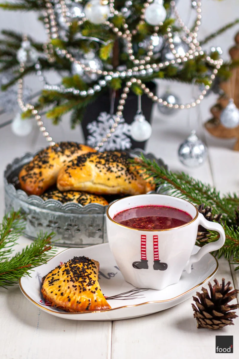 Pieczone pierogi z pieczarkami i czarnuszką