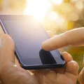 Jak wzmocnić muzykę w telefonie?
