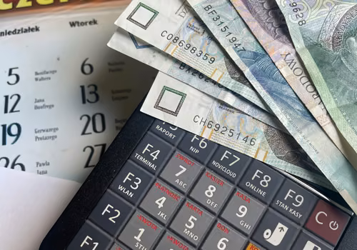 W 2026 r. trzynasta pensja dla pracowników na minimalnej? Sprawdź, jak to możliwe!