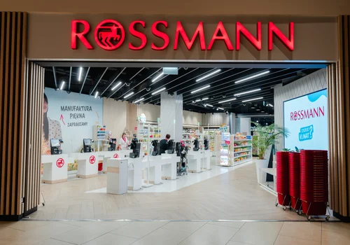 Rossmann rezygnuje ze sprzedaży napojów! Wszystko przez system kaucyjny