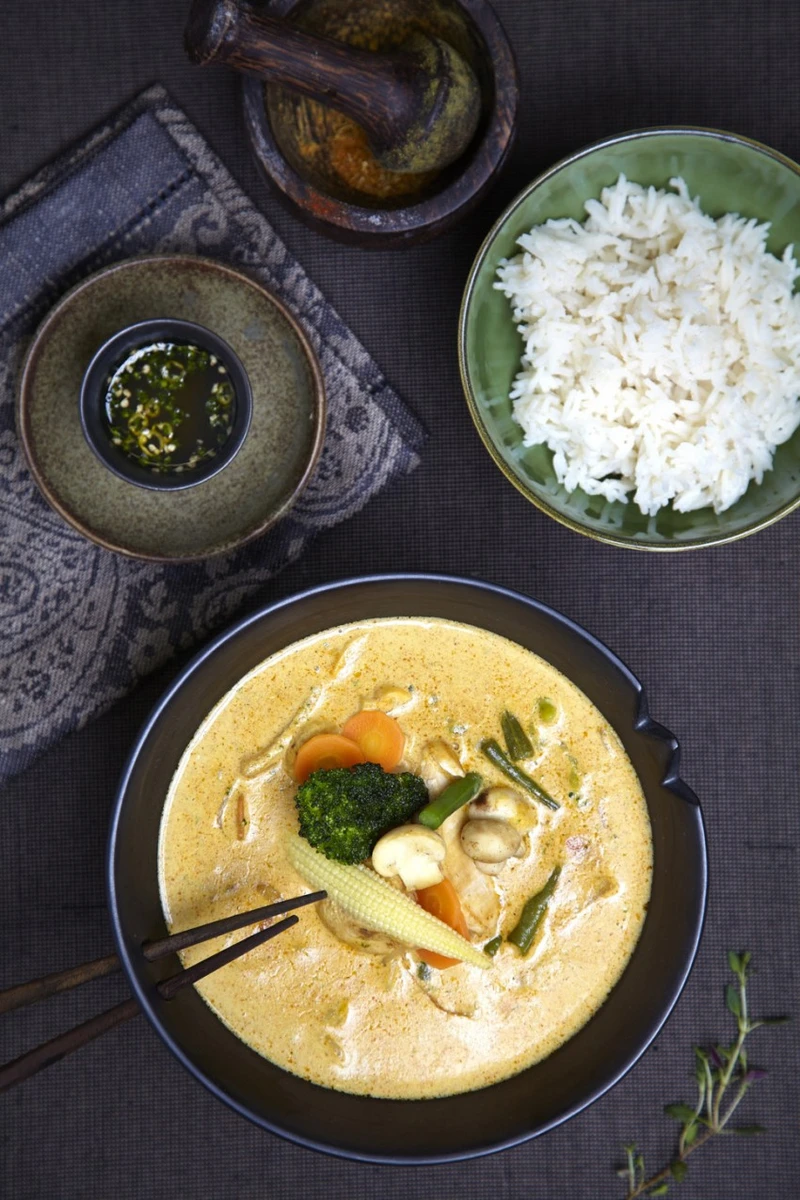WARZYWA W CZERWONYM CURRY