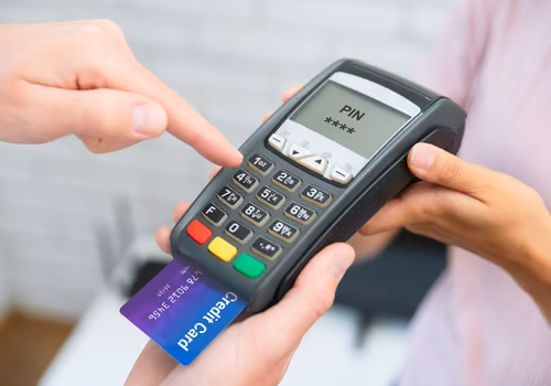 Koniec Visy i Mastercard? Europa szykuje rewolucję w płatnościach!