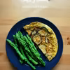 Omlet z cukinią i szparagami