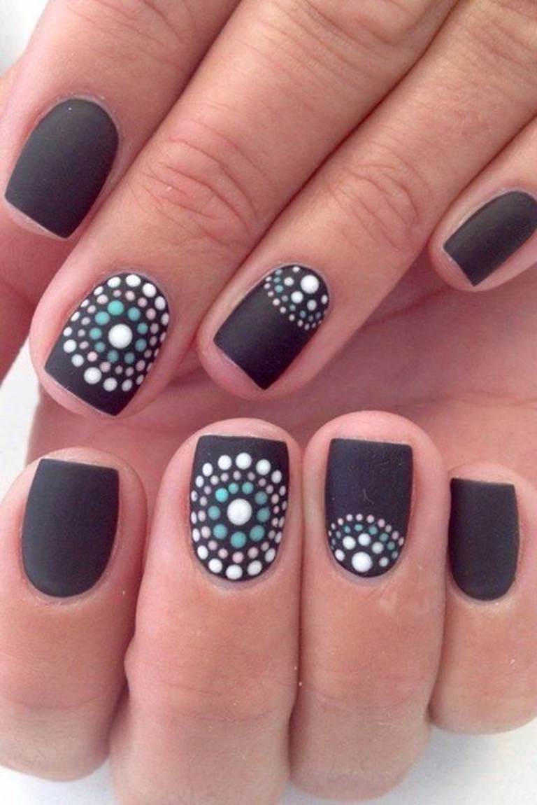 Ciekawy manicure