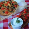 Keto focaccia ze szparagami i pomidorami (Paleo, LowCarb)