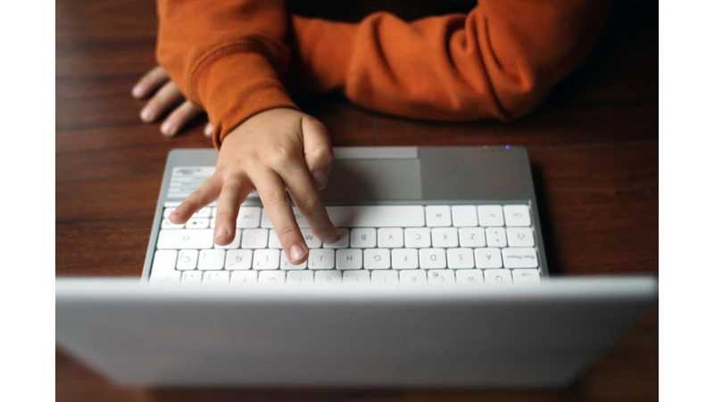 Ministerstwo Edukacji zmienia strategię: Koniec z laptopami dla uczniów