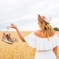 Espadryle na koturnie, czyli idealne obuwie do letnich outfitów