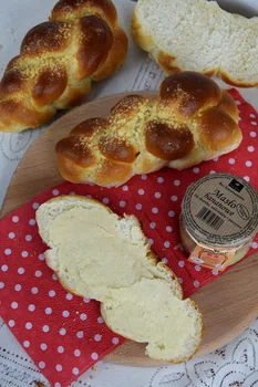 Mini chałki z waniliową kruszonką