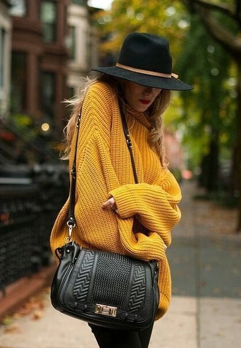 Musztardowy sweter